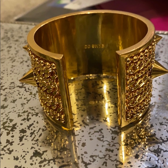 CC Skye Cuff - Picture 3 of 6